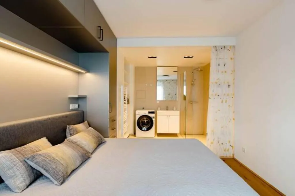 Top Apartment* Panoramic View* Sensible Balcony* Viena Apartament